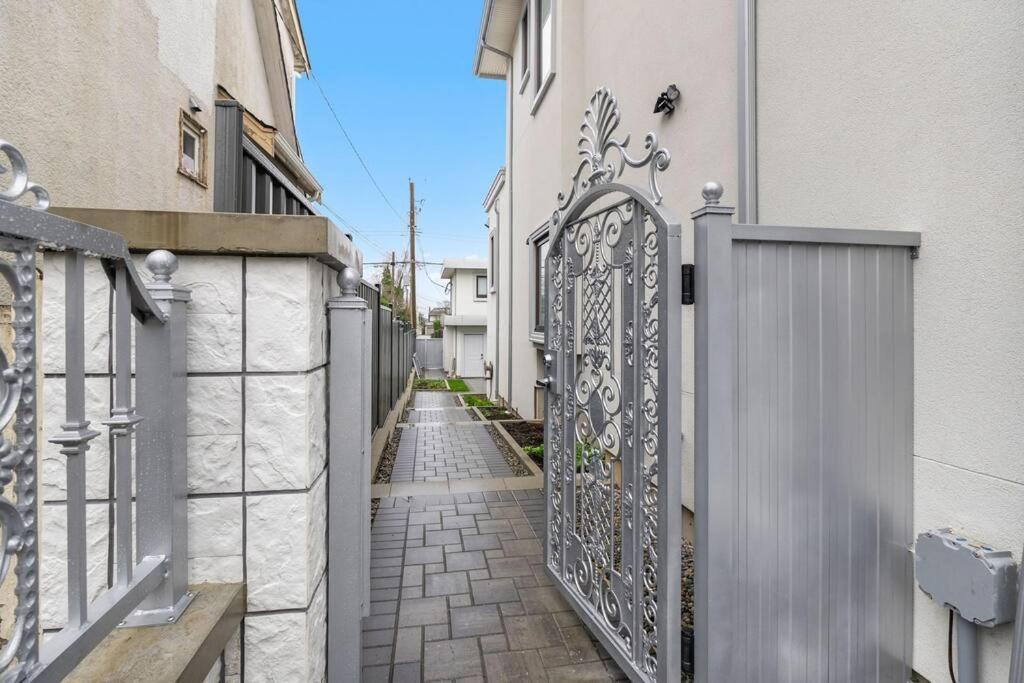 וונקובר Brand New 2 Bedroom Point Grey Getaway מראה חיצוני תמונה